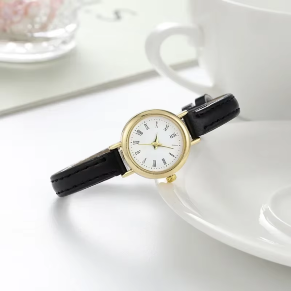 Lady Watch Accurate Thin Strap Delicate Vintage Ultra-Small Dial Decoration Alloy Academy Style Quartz Watch Clothing Accessory